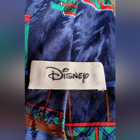 Detective Goofy Mens Tie Disney  Captain Morgan Hotel - Picture 5 of 5